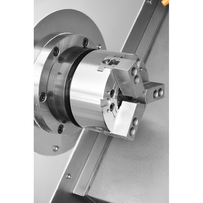 Strung CNC CK7135A cu batiu inclinat, precizie si eficienta